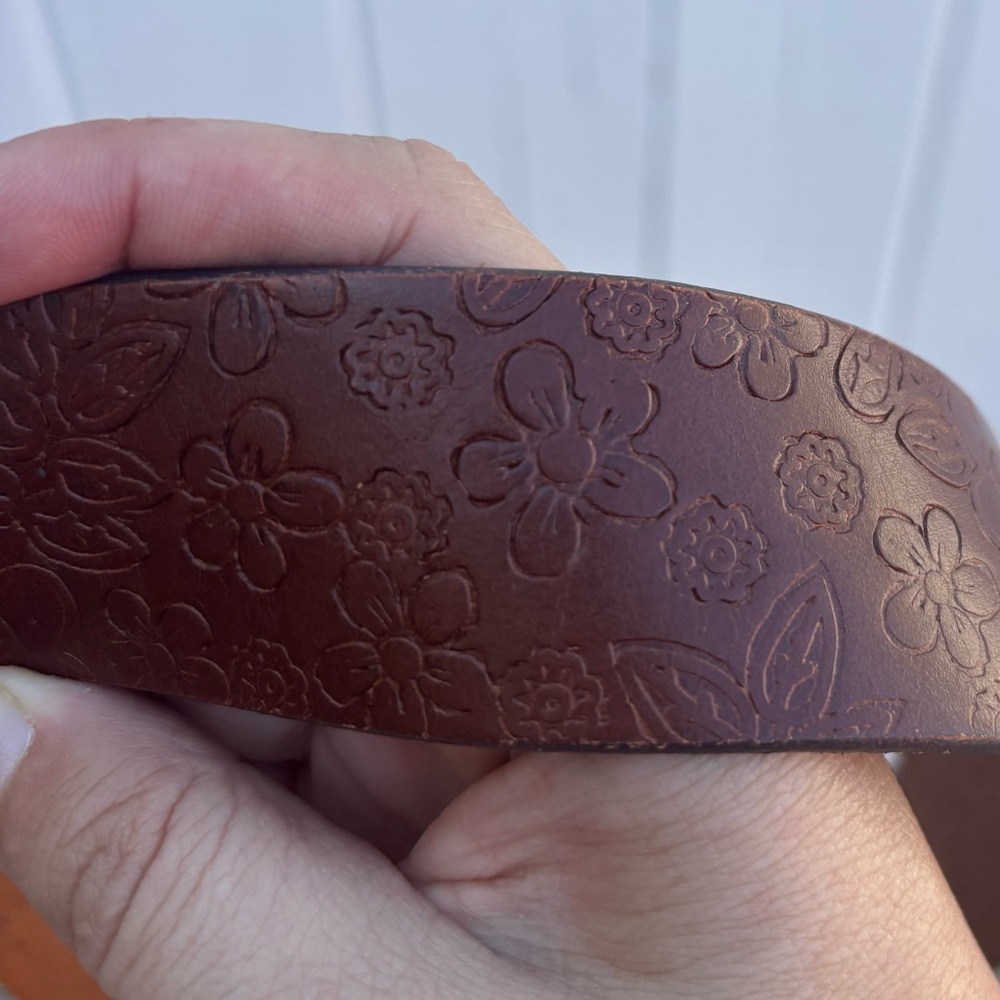 Fossil Tooled Embossed Genuine Leather Belt Flower Pattern Large - Picture 7 of 9